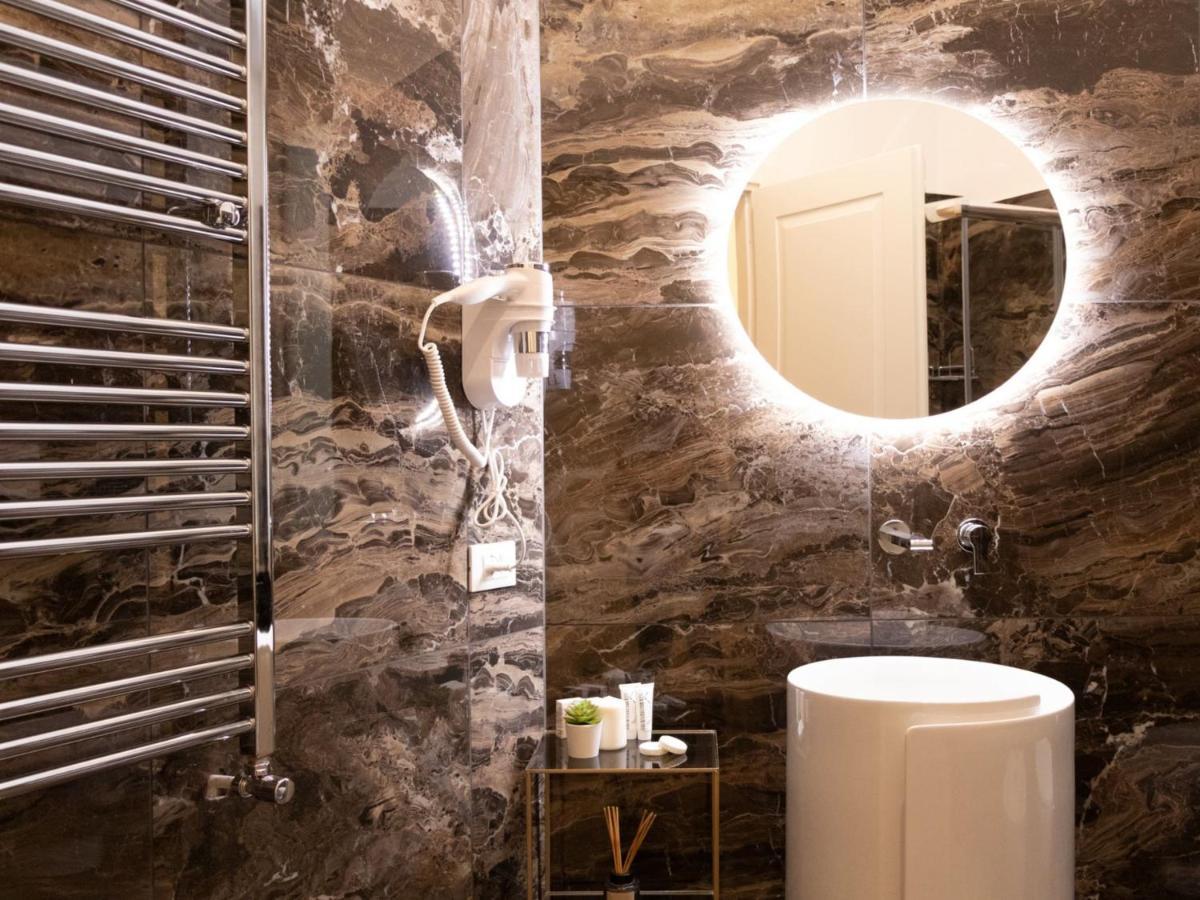 The Best Rent - Elegant Five-Bedrooms Apartment Near Colosseo 罗马 外观 照片