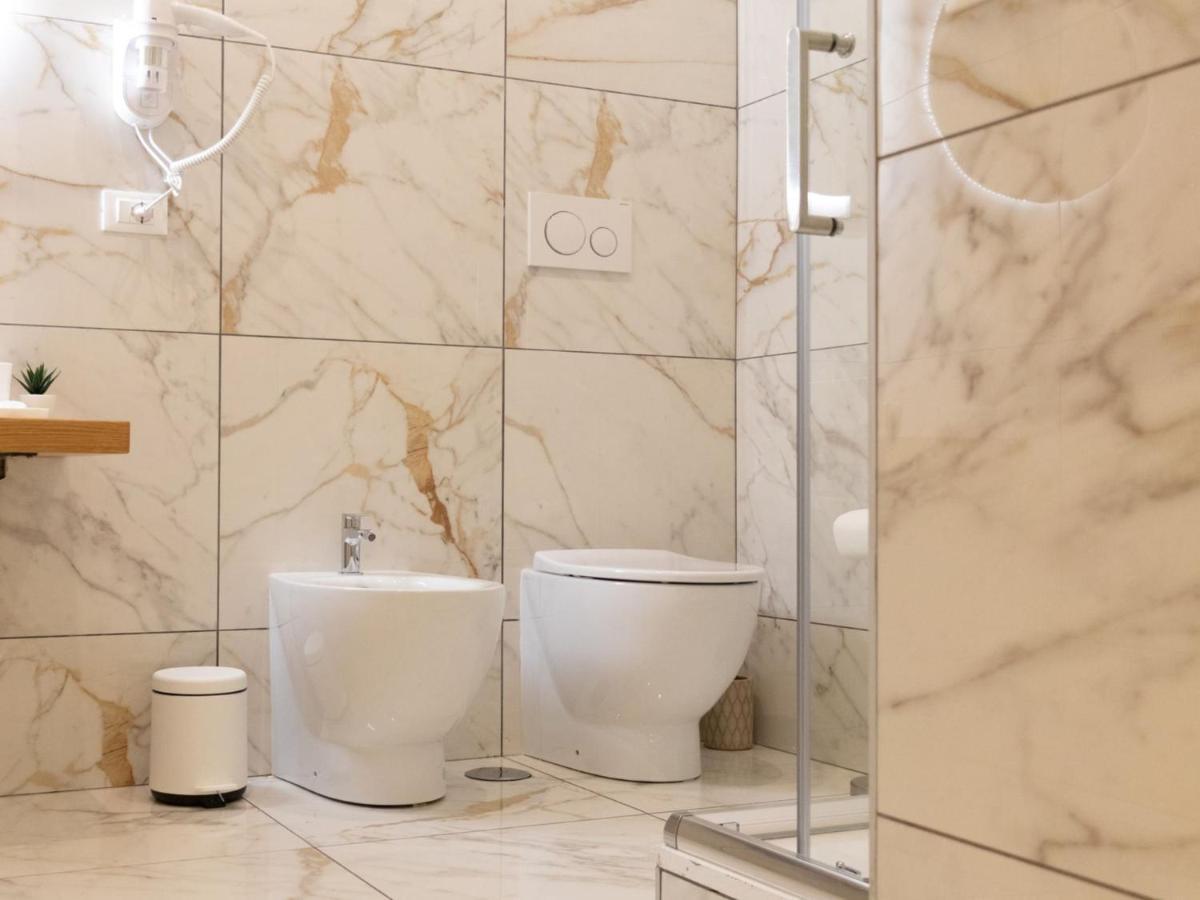 The Best Rent - Elegant Five-Bedrooms Apartment Near Colosseo 罗马 外观 照片