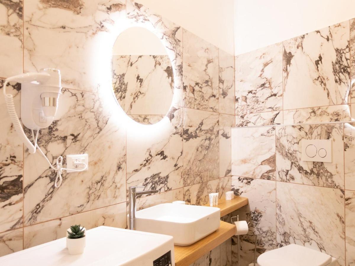 The Best Rent - Elegant Five-Bedrooms Apartment Near Colosseo 罗马 外观 照片