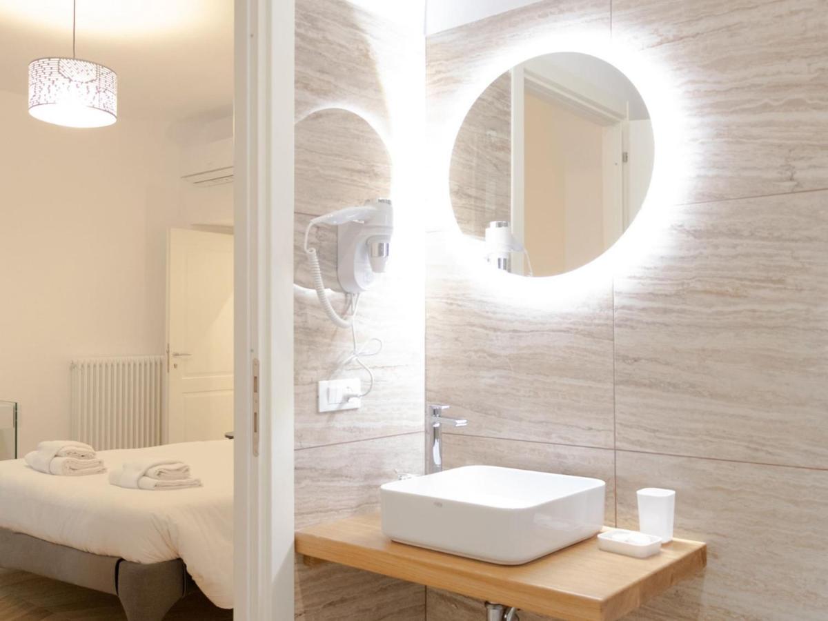The Best Rent - Elegant Five-Bedrooms Apartment Near Colosseo 罗马 外观 照片