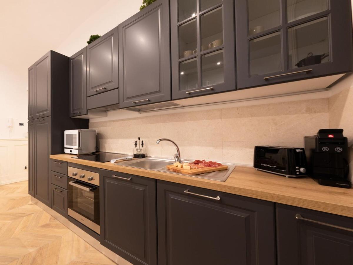 The Best Rent - Elegant Five-Bedrooms Apartment Near Colosseo 罗马 外观 照片